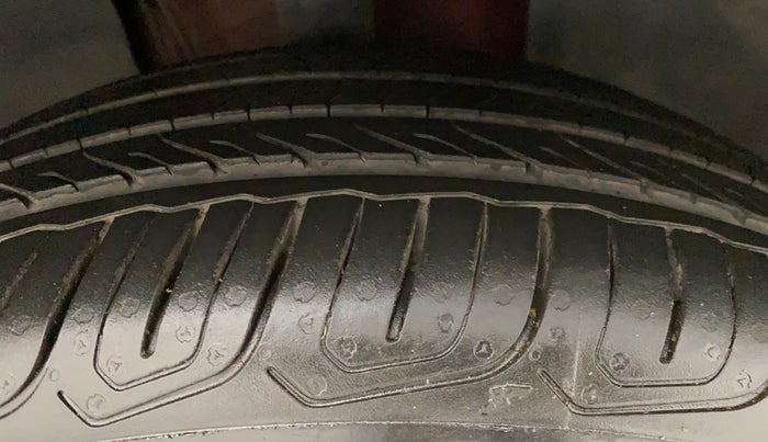 2022 Skoda KUSHAQ MONTE CARLO 1.5L TSI DSG, Petrol, Automatic, 18,748 km, Right Front Tyre Tread