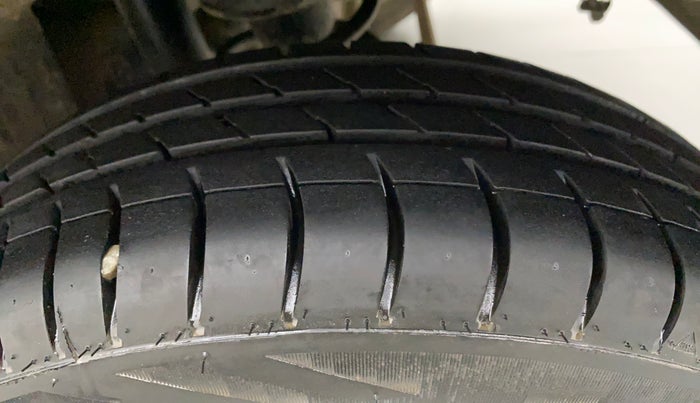 2017 Maruti Alto K10 LXI CNG (AIRBAG), CNG, Manual, 87,090 km, Left Rear Tyre Tread