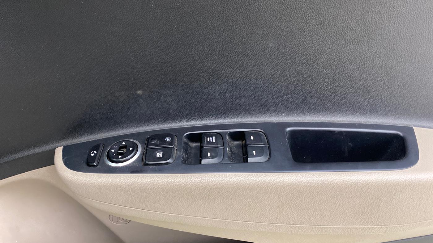 2013 Hyundai Grand i10 ASTA 1.2 KAPPA VTVT, Petrol, Manual, 50,075 km, Driver Side Door Panels Control