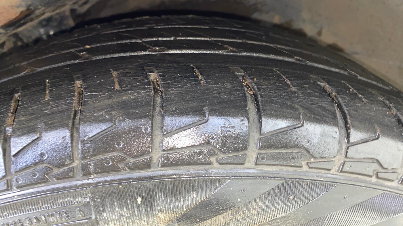 2012 Hyundai Sonata 2.4 GDI MT, Petrol, Manual, 1,07,130 km, Left Front Tyre Tread