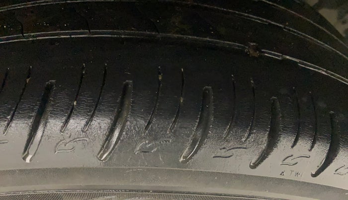 2021 Mahindra XUV300 W8 (O) 1.5 DIESEL AMT, Diesel, Automatic, 74,395 km, Left Rear Tyre Tread