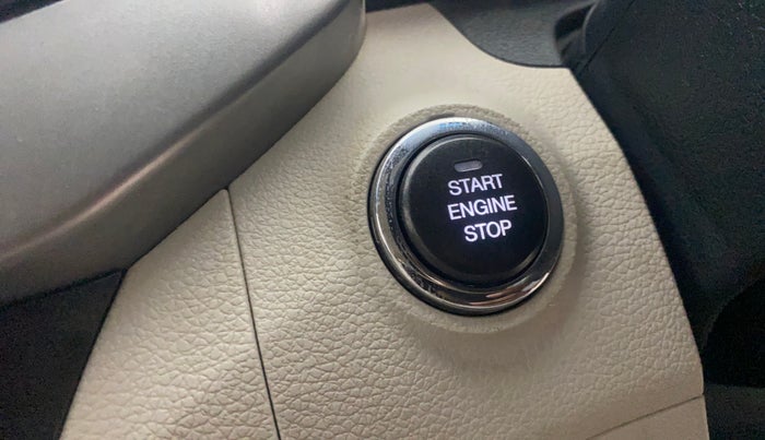 2021 Mahindra XUV300 W8 (O) 1.5 DIESEL AMT, Diesel, Automatic, 74,395 km, Keyless Start/ Stop Button