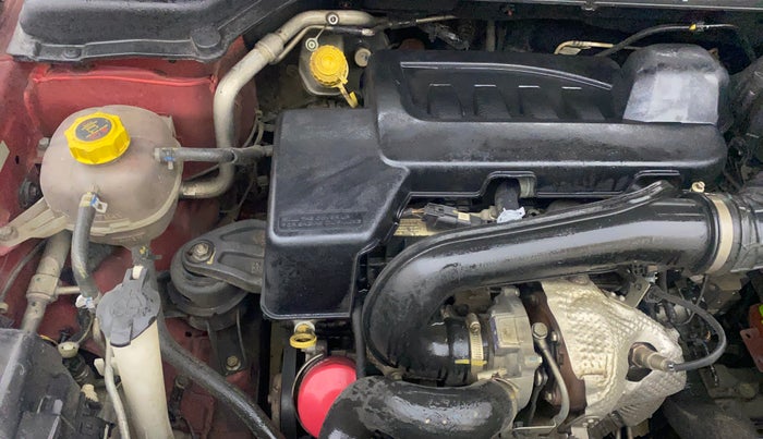 2021 Mahindra XUV300 W8 (O) 1.5 DIESEL AMT, Diesel, Automatic, 74,395 km, Engine View - Right