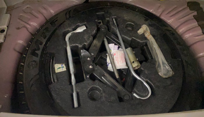 2021 Mahindra XUV300 W8 (O) 1.5 DIESEL AMT, Diesel, Automatic, 74,395 km, Spare Tyre