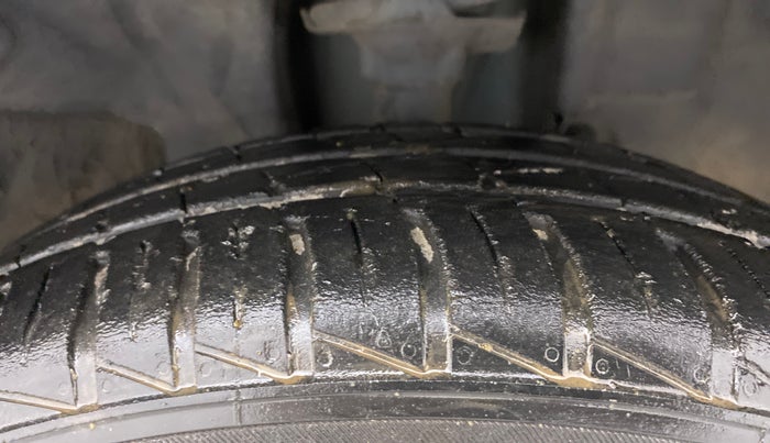 2020 Renault Kwid RXT 1.0 AMT (O), Petrol, Automatic, 52,039 km, Right Front Tyre Tread