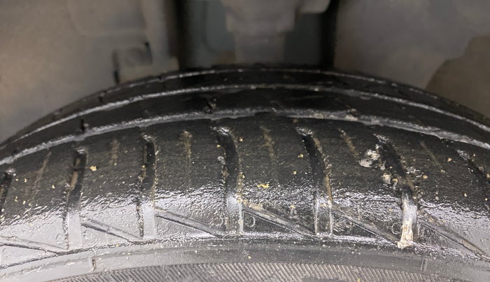 2020 Renault Kwid RXT 1.0 AMT (O), Petrol, Automatic, 52,039 km, Left Front Tyre Tread