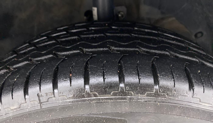 2016 Maruti Baleno ALPHA PETROL 1.2, Petrol, Manual, 61,802 km, Right Front Tyre Tread