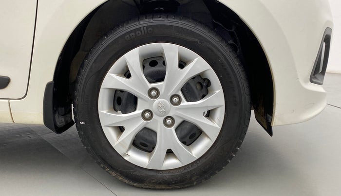 2015 Hyundai Grand i10 SPORTZ 1.2 KAPPA VTVT, Petrol, Manual, 6,595 km, Right Front Wheel