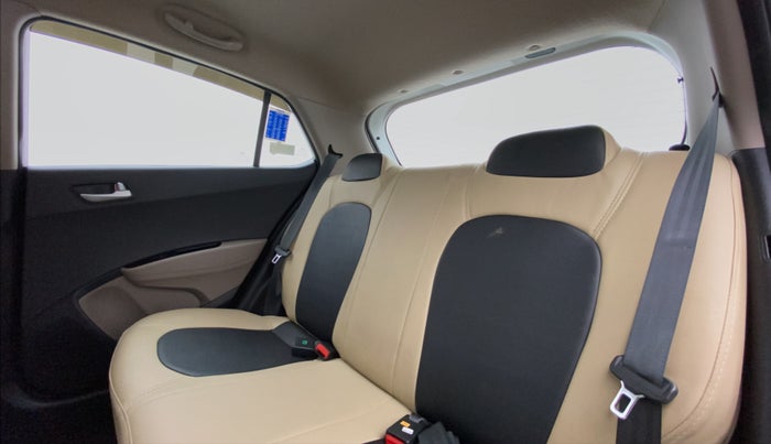 2015 Hyundai Grand i10 SPORTZ 1.2 KAPPA VTVT, Petrol, Manual, 6,595 km, Right Side Rear Door Cabin