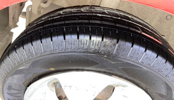 2014 Maruti Celerio VXI CNG, CNG, Manual, 52,353 km, Right Rear Tyre Tread