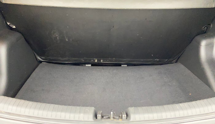 2015 Hyundai Grand i10 ASTA AT 1.2 KAPPA VTVT, Petrol, Automatic, 32,570 km, Boot Inside