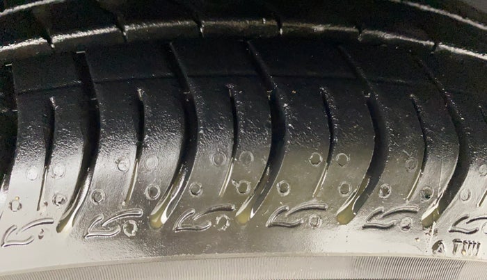 2015 Hyundai Grand i10 ASTA AT 1.2 KAPPA VTVT, Petrol, Automatic, 32,570 km, Right Front Tyre Tread