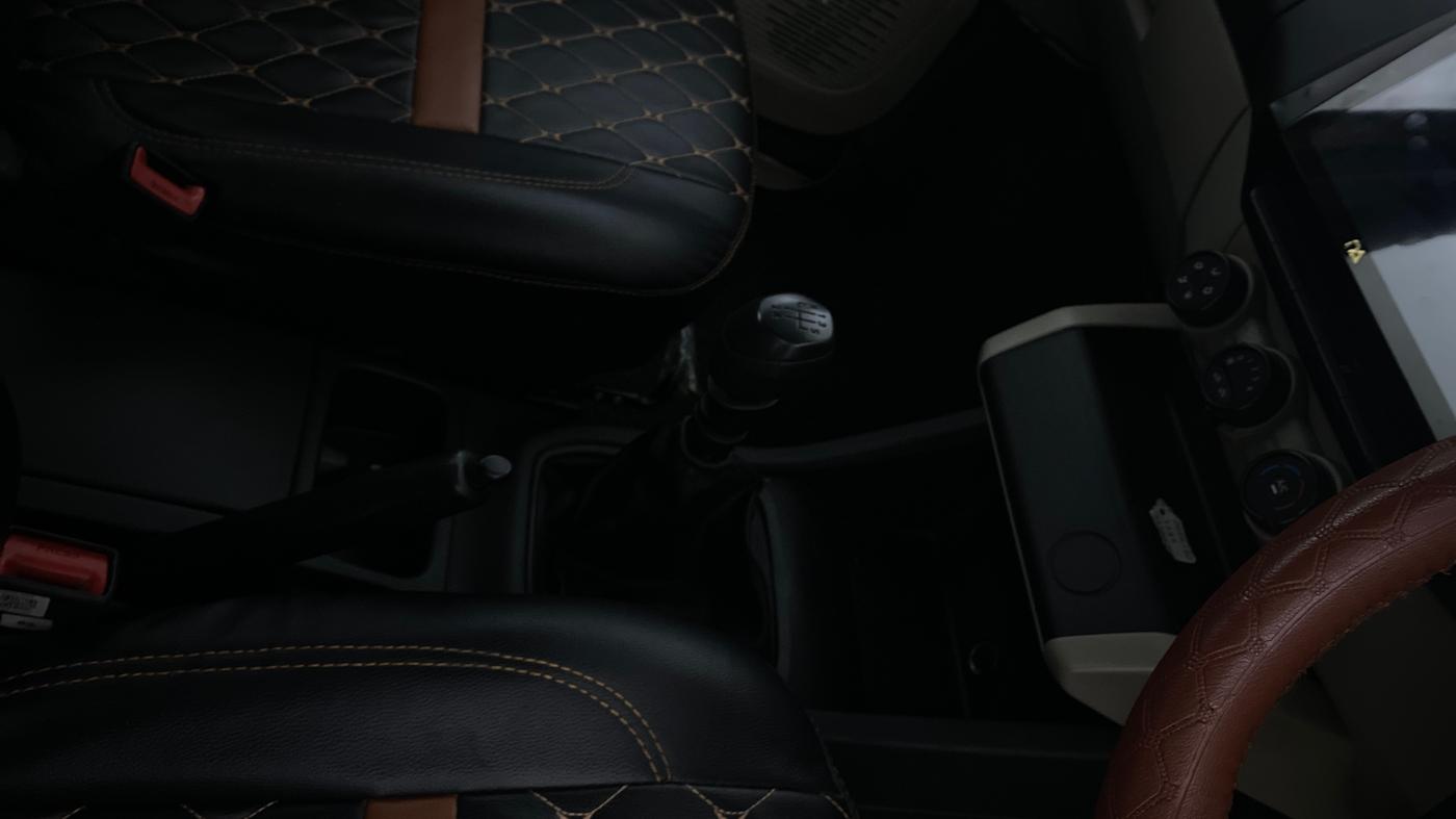 2020 Renault TRIBER RXL MT, Petrol, Manual, 63,641 km, Gear Lever