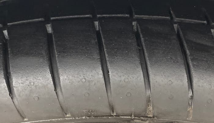 2022 Volkswagen VIRTUS TOPLINE TSI 1.0 AT, Petrol, Automatic, 86,171 km, Right Front Tyre Tread