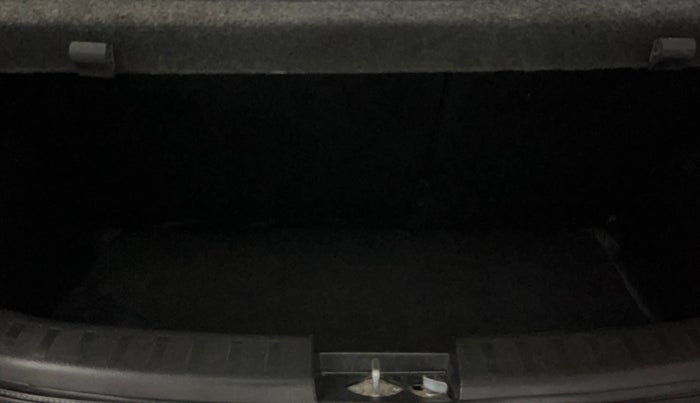 2016 Maruti Swift VXI O, Petrol, Manual, 62,752 km, Boot Inside