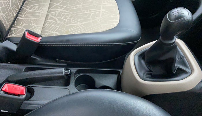 2019 Hyundai Grand i10 MAGNA 1.2 VTVT, Petrol, Manual, 29,227 km, Gear Lever