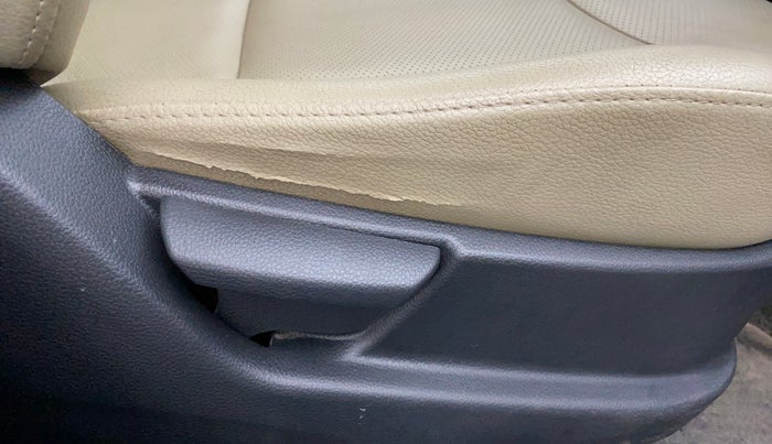 2018 Hyundai Eon ERA PLUS (O), Petrol, Manual, 26,624 km, Driver Side Adjustment Panel
