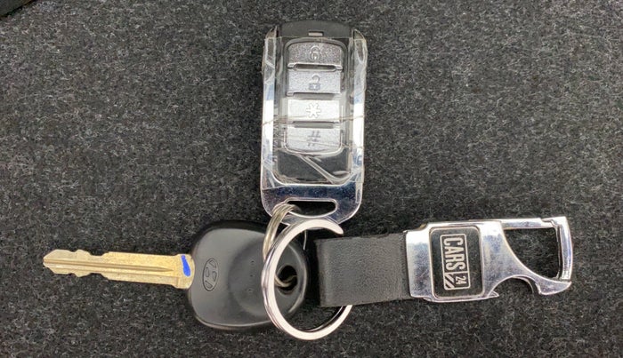 2018 Hyundai Eon ERA PLUS (O), Petrol, Manual, 26,624 km, Key Close Up