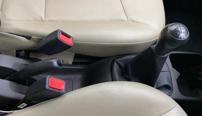 2018 Hyundai Eon ERA PLUS (O), Petrol, Manual, 26,624 km, Gear Lever