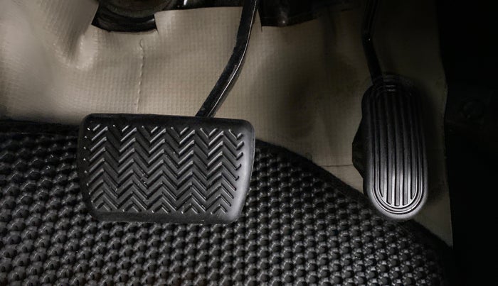 2016 Toyota Innova Crysta 2.8 ZX AT 7 STR, Diesel, Automatic, 73,959 km, Pedals