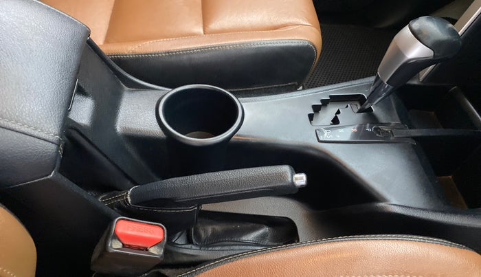 2016 Toyota Innova Crysta 2.8 ZX AT 7 STR, Diesel, Automatic, 73,959 km, Gear Lever