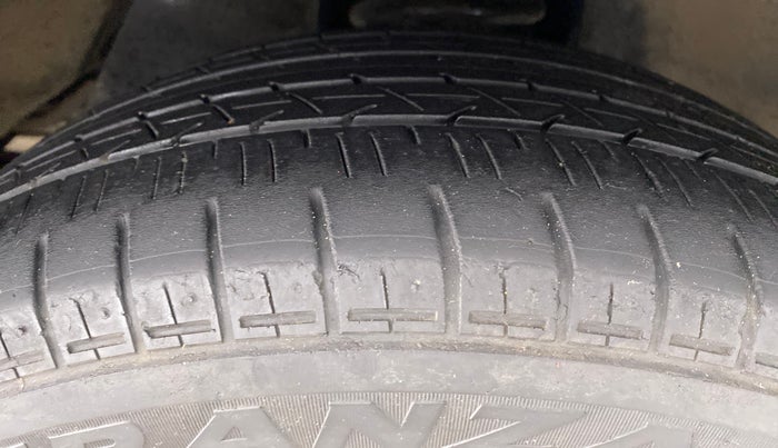 2016 Toyota Innova Crysta 2.8 ZX AT 7 STR, Diesel, Automatic, 73,959 km, Right Front Tyre Tread