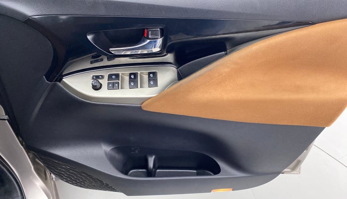 2016 Toyota Innova Crysta 2.8 ZX AT 7 STR, Diesel, Automatic, 73,959 km, Driver Side Door Panels Control