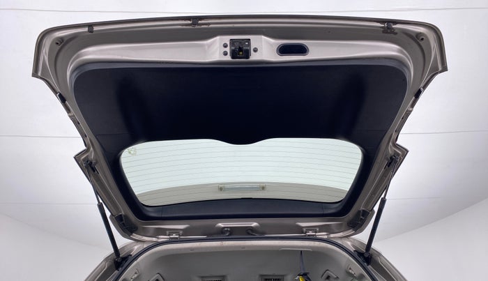 2016 Toyota Innova Crysta 2.8 ZX AT 7 STR, Diesel, Automatic, 73,959 km, Boot Door Open