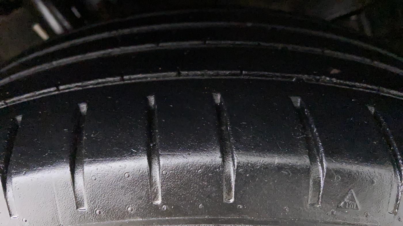 2019 Toyota Glanza V CVT, Petrol, Automatic, 42,529 km, Left Front Tyre Tread