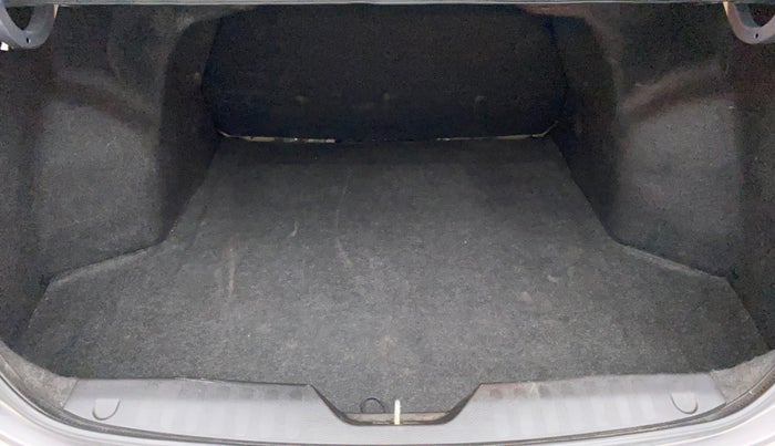 2015 Maruti Ciaz VXI+, Petrol, Manual, 46,738 km, Boot Inside