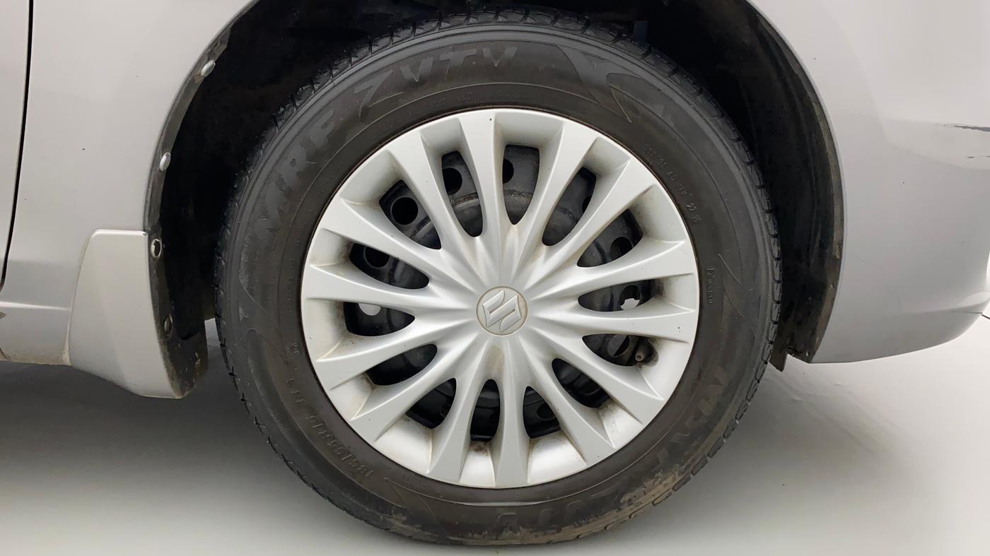 2015 Maruti Ciaz VXI+, Petrol, Manual, 46,738 km, Right Front Wheel