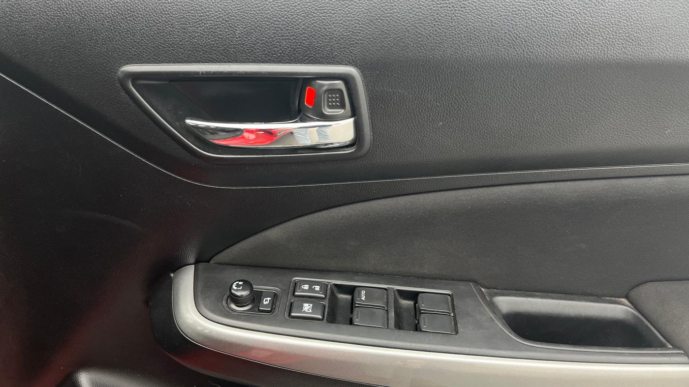 2018 Maruti Swift ZXI, Petrol, Manual, 75,436 km, Driver Side Door Panels Control
