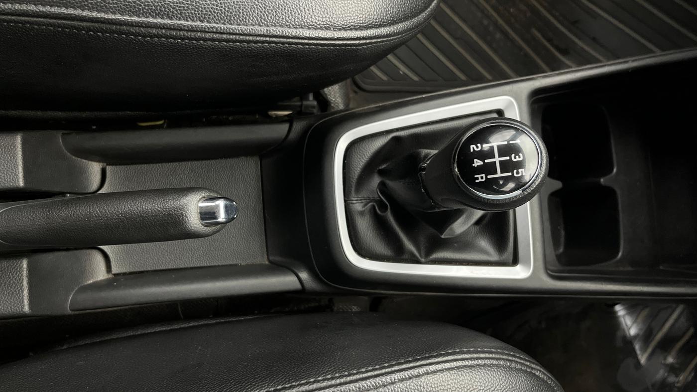 2018 Maruti Swift ZXI, Petrol, Manual, 75,436 km, Gear Lever