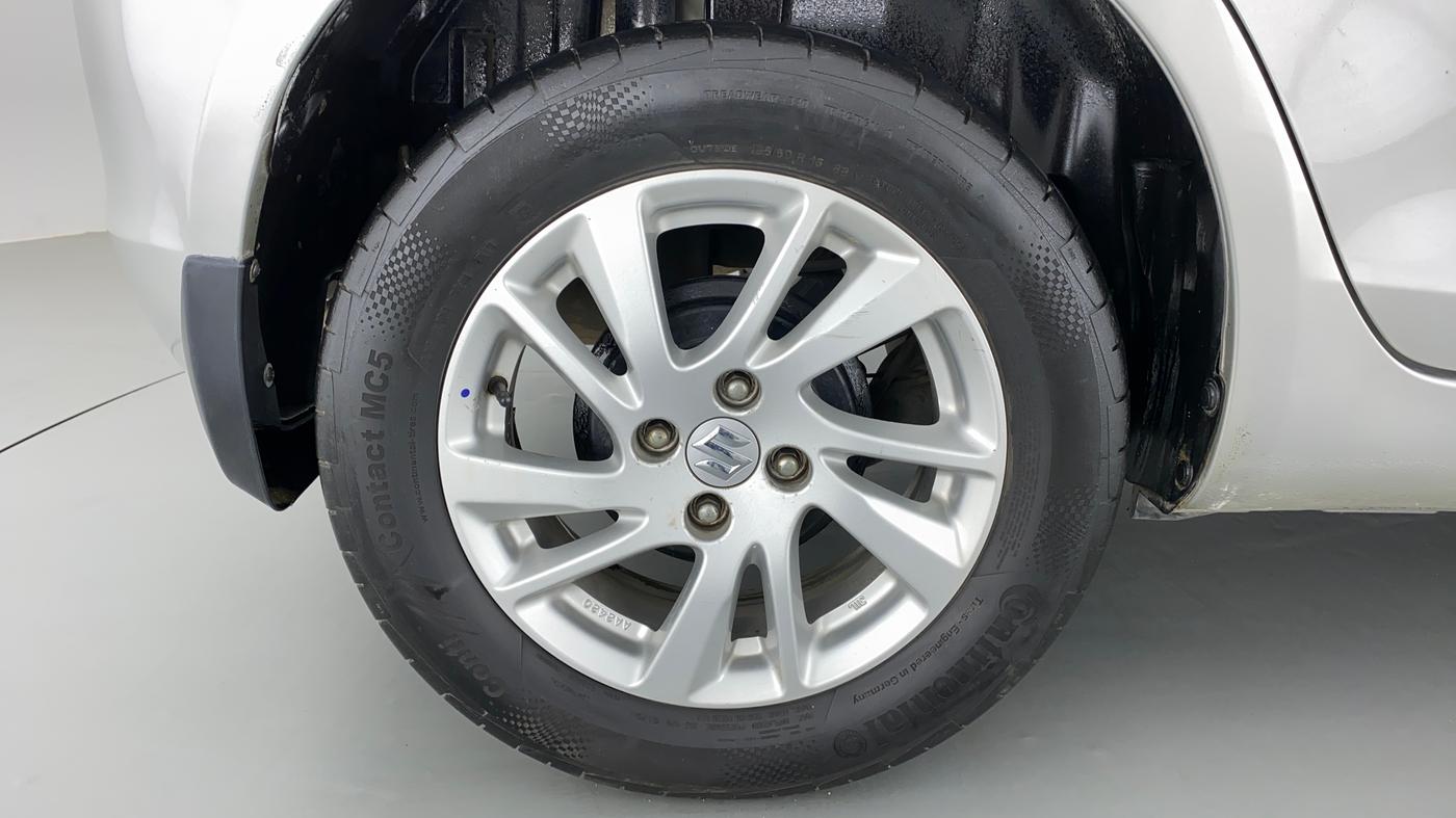 2014 Maruti Swift ZDI, Diesel, Manual, 65,223 km, Right Rear Wheel