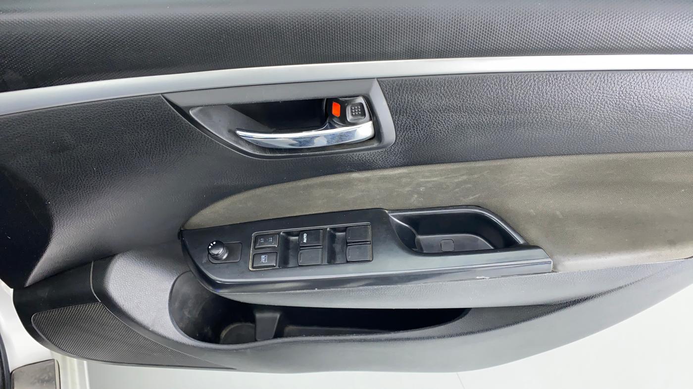 2014 Maruti Swift ZDI, Diesel, Manual, 65,223 km, Driver Side Door Panels Control