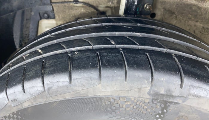2014 Maruti Swift ZDI, Diesel, Manual, 65,223 km, Left Front Tyre Tread