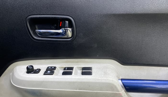2022 Maruti IGNIS ZETA 1.2, Petrol, Manual, 39,824 km, Driver Side Door Panels Control