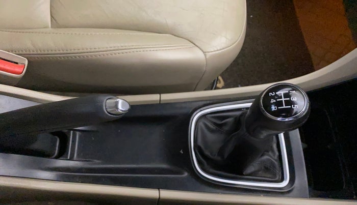 2018 Maruti Ciaz ALPHA 1.5 SHVS PETROL, Petrol, Manual, 82,251 km, Gear Lever