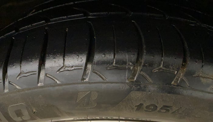 2018 Maruti Ciaz ALPHA 1.5 SHVS PETROL, Petrol, Manual, 82,251 km, Right Front Tyre Tread