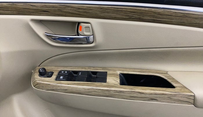 2018 Maruti Ciaz ALPHA 1.5 SHVS PETROL, Petrol, Manual, 82,251 km, Driver Side Door Panels Control