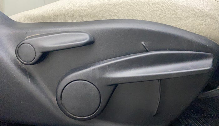 2017 Jeep Compass LONGITUDE (O) 2.0 DIESEL, Diesel, Manual, 68,398 km, Driver Side Adjustment Panel