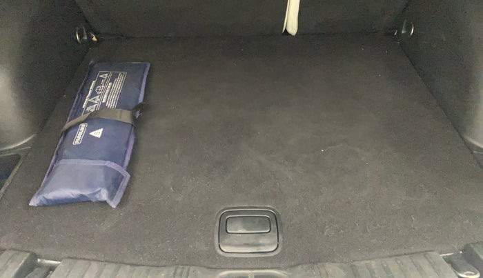 2017 Jeep Compass LONGITUDE (O) 2.0 DIESEL, Diesel, Manual, 68,398 km, Boot Inside