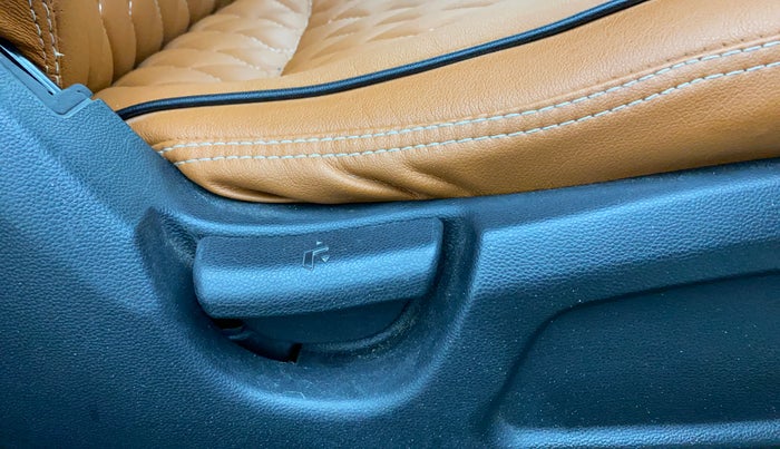 2018 Hyundai Elite i20 MAGNA EXECUTIVE 1.2, CNG, Manual, 66,083 km, Driver Side Adjustment Panel