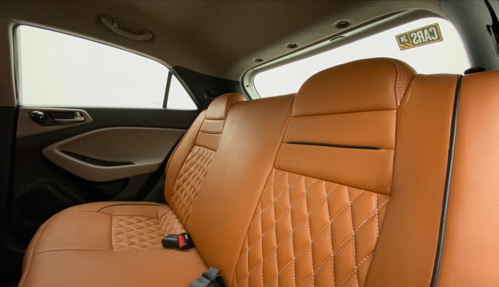 2018 Hyundai Elite i20 MAGNA EXECUTIVE 1.2, CNG, Manual, 66,083 km, Right Side Rear Door Cabin