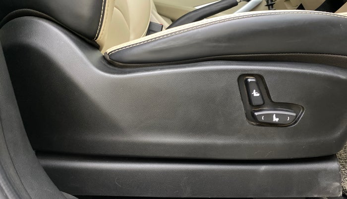 2023 MG HECTOR SHARP 2.0 DIESEL DUAL TONE, Diesel, Manual, 53,103 km, Driver Side Adjustment Panel