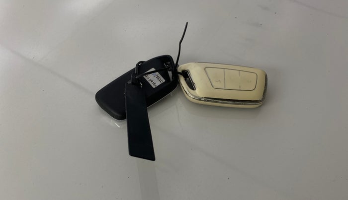 2023 MG HECTOR SHARP 2.0 DIESEL DUAL TONE, Diesel, Manual, 53,103 km, Key Close Up