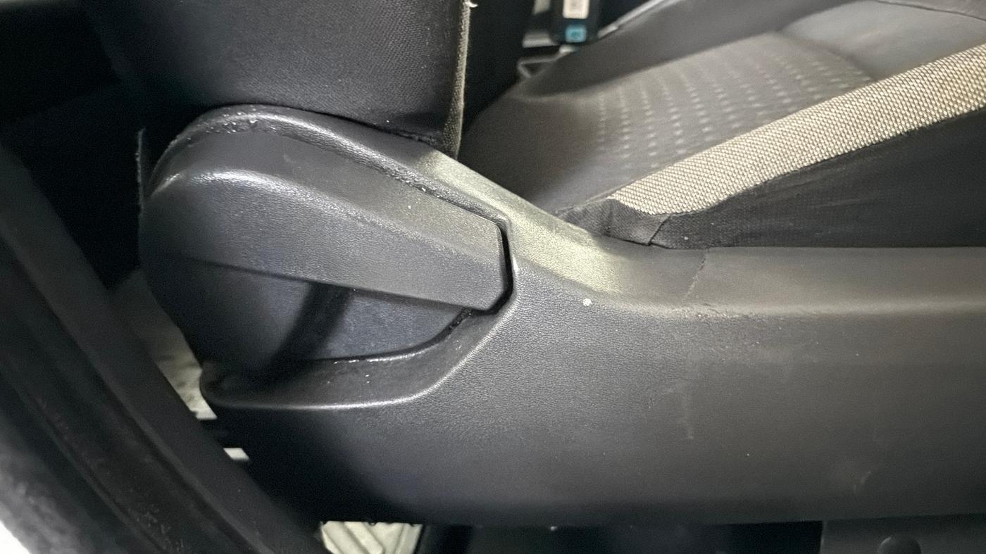 2022 Nissan MAGNITE XL, Petrol, Manual, 43,785 km, Driver Side Adjustment Panel