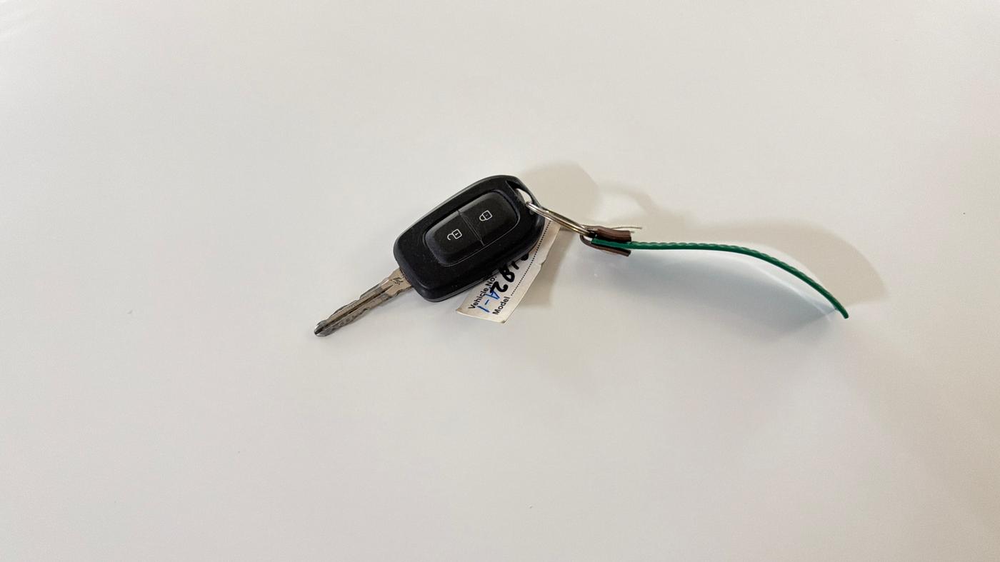 2022 Nissan MAGNITE XL, Petrol, Manual, 43,785 km, Key Close Up