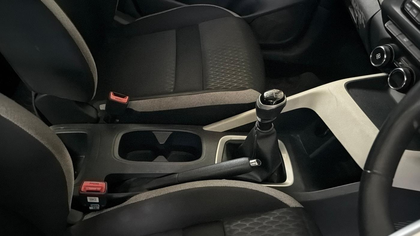 2022 Nissan MAGNITE XL, Petrol, Manual, 43,785 km, Gear Lever