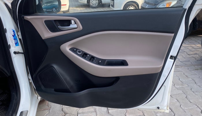 2019 Hyundai Elite i20 ASTA 1.2 (O), Petrol, Manual, 72,063 km, Driver Side Door Panels Control
